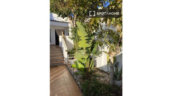 Piso de 3 dormitorios en alquiler en Níjar, Almería