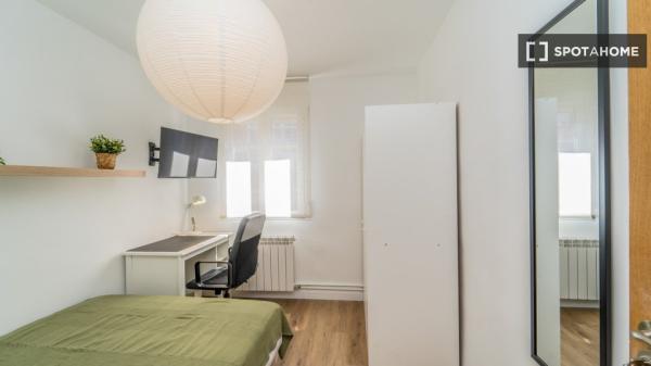 Se alquila habitación en piso compartido, Vadillos