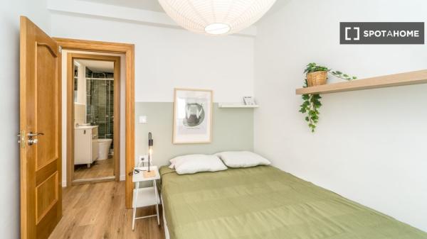 Se alquila habitación en piso compartido, Vadillos