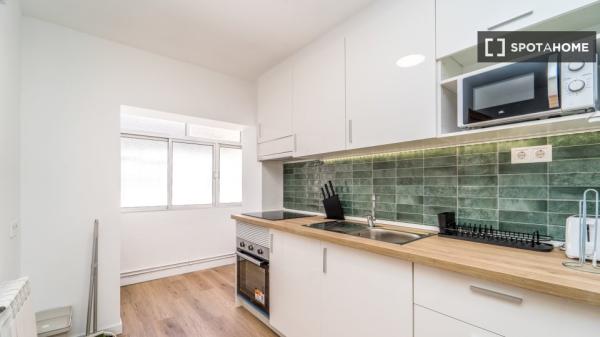 Se alquila habitación en piso compartido, Vadillos