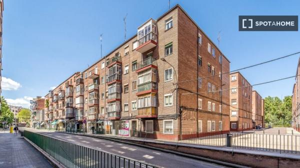Se alquila habitación en piso compartido, Vadillos