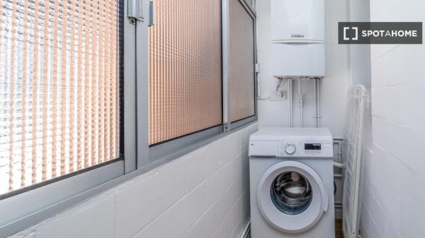 Se alquila habitación en piso compartido, Vadillos