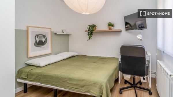 Se alquila habitación en piso compartido, Vadillos