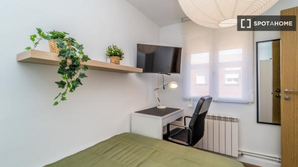 Se alquila habitación en piso compartido, Vadillos