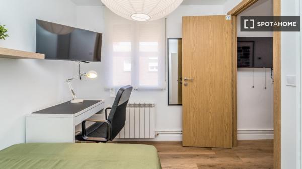 Se alquila habitación en piso compartido, Vadillos