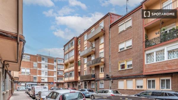 Zimmer in Wohngemeinschaft zu vermieten in Batallas, Valladolid.
