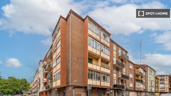 Pokój w mieszkaniu studenckim do wynajęcia w Batallas, Valladolid.