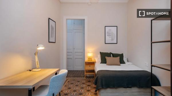 Habitación en piso compartido en alquiler en Eixample, Barcelona