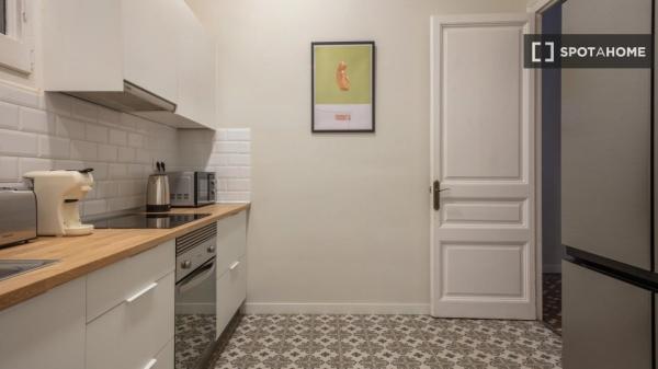 Habitación en piso compartido en alquiler en Eixample, Barcelona