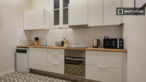 Habitación en piso compartido en alquiler en Eixample, Barcelona