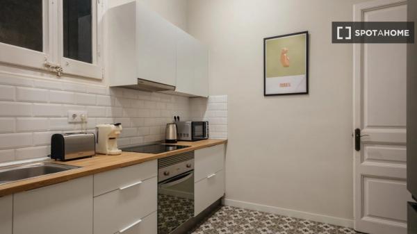 Habitación en piso compartido en alquiler en Eixample, Barcelona