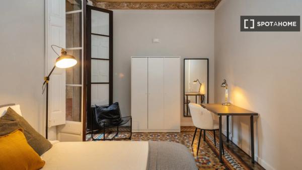 Habitación en piso compartido en alquiler en Eixample, Barcelona