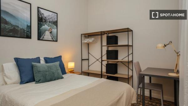 Habitación en piso compartido en alquiler en Eixample, Barcelona