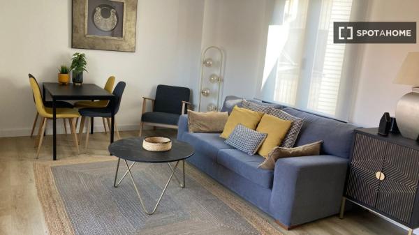 Apartamento de 2 dormitorios en alquiler en Abando, Bilbao