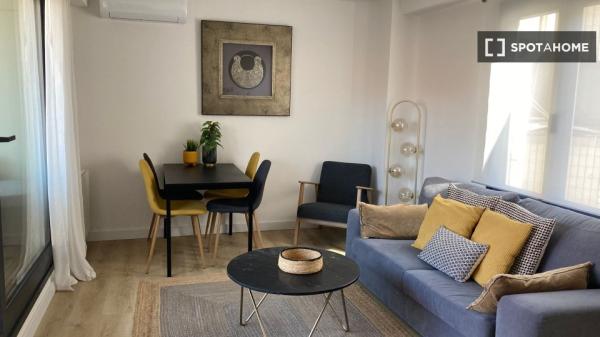 Apartamento de 2 dormitorios en alquiler en Abando, Bilbao