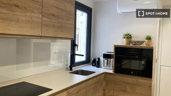 Apartamento de 2 dormitorios en alquiler en Abando, Bilbao