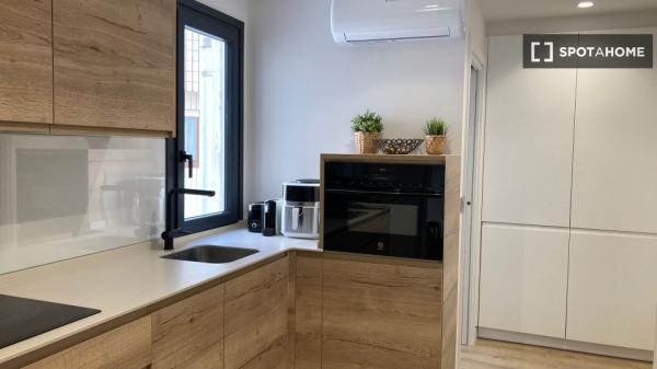 Apartamento de 2 dormitorios en alquiler en Abando, Bilbao
