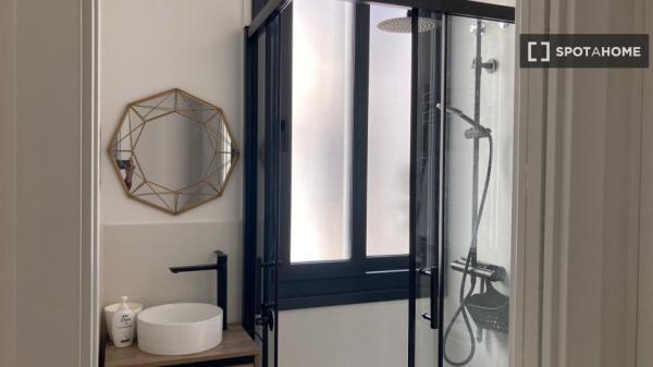 Apartamento de 2 dormitorios en alquiler en Abando, Bilbao