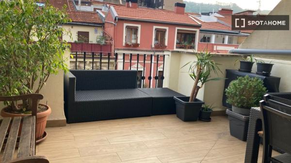 Apartamento de 2 dormitorios en alquiler en Abando, Bilbao