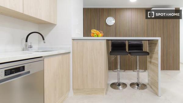 Habitación en piso compartido en alquiler en Elche, Alicante.