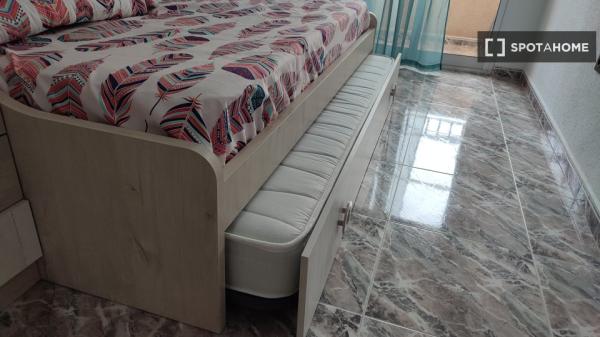 Piso de 3 habitaciones en alquiler en Mazarrón