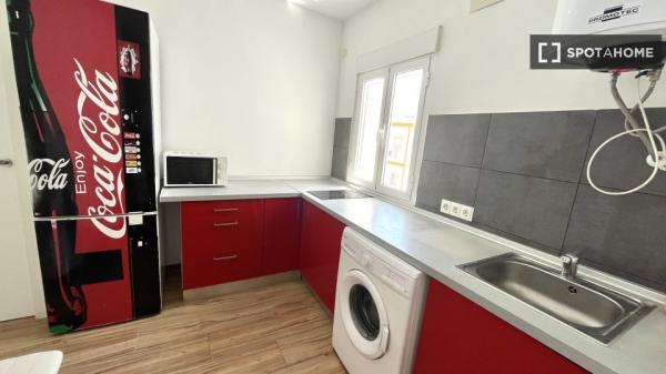 Room in shared apartment in Sevilla