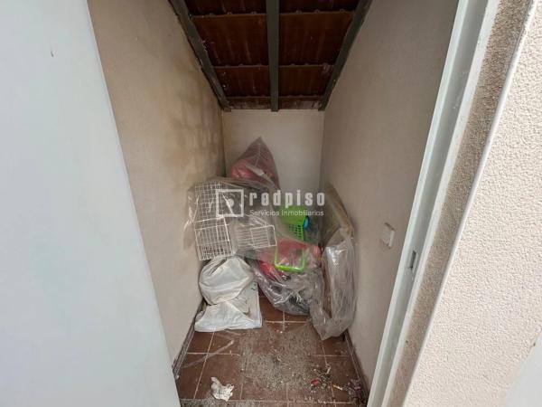 Piso en calle Uruguay