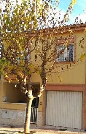 Chalet adosado en calle Juan Carlos i