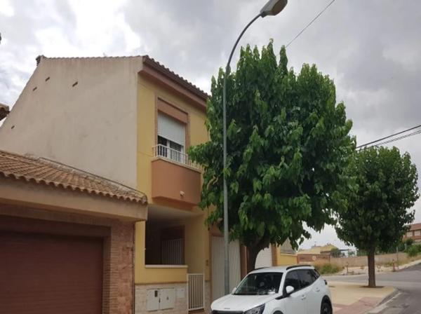 Chalet adosado en calle Juan Carlos i