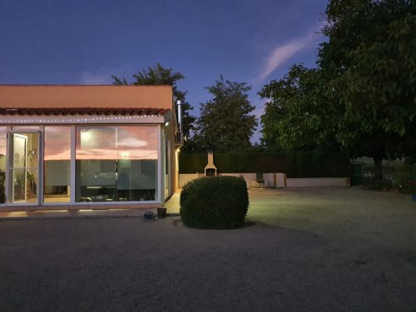 Casa independiente en avenida de Biar