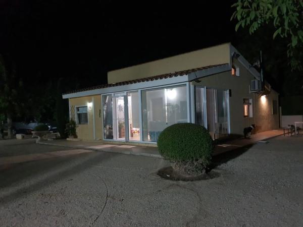 Casa independiente en avenida de Biar