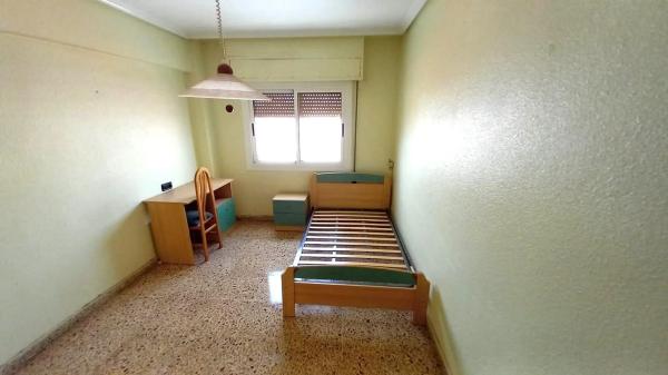 Piso en calle Artal de Alagón