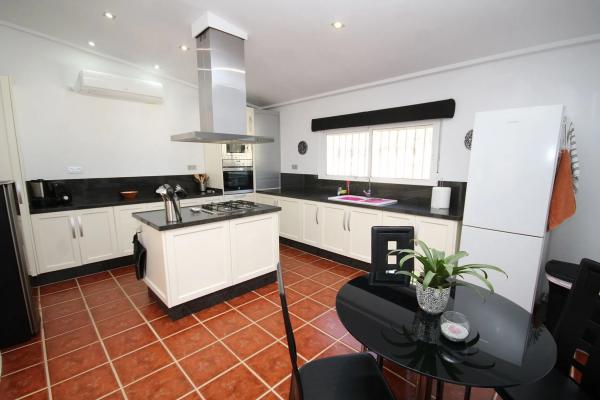 Casa rural en plaza Poligono 1, 16