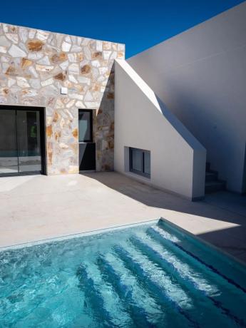 Casa independiente en calle Benferri