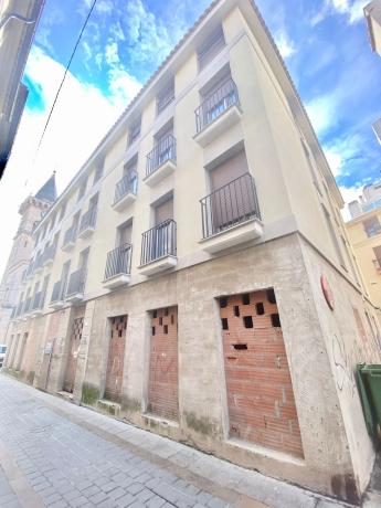 Local en calle Ramón y Cajal, 18