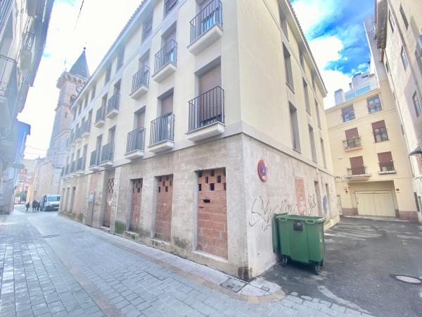 Local en calle Ramón y Cajal, 18