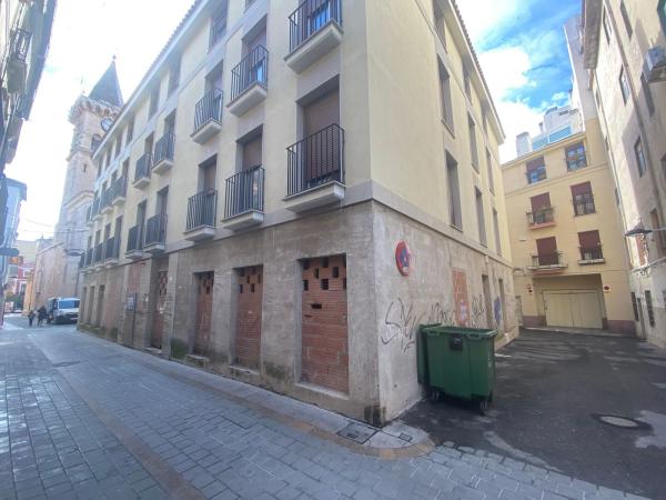 Local en calle Ramón y Cajal, 18