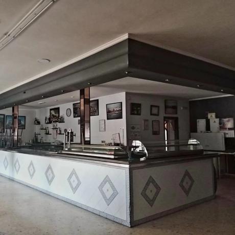 Local en avenida de Villena, 51