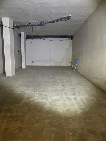 Local en calle Escultor Navarro Santafé