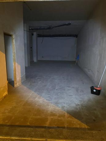 Local en calle Escultor Navarro Santafé