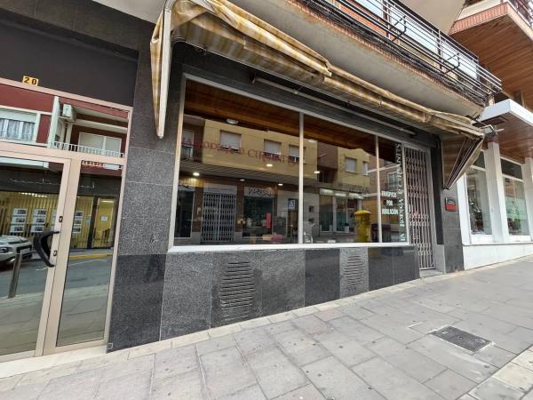 Local en calle Cervantes