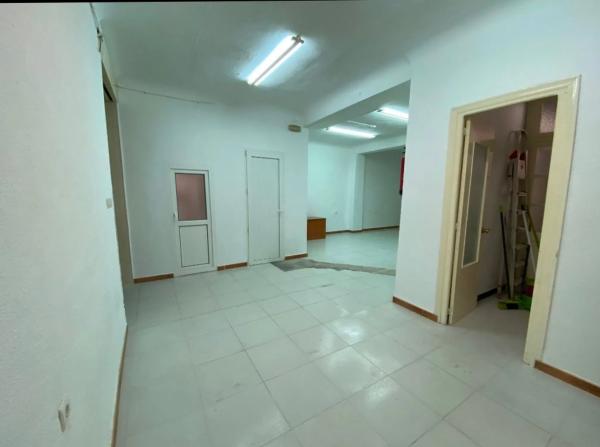 Local en Menéndez Pelayo, 57