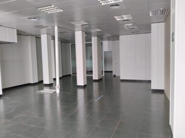 Local o nave en calle Colón