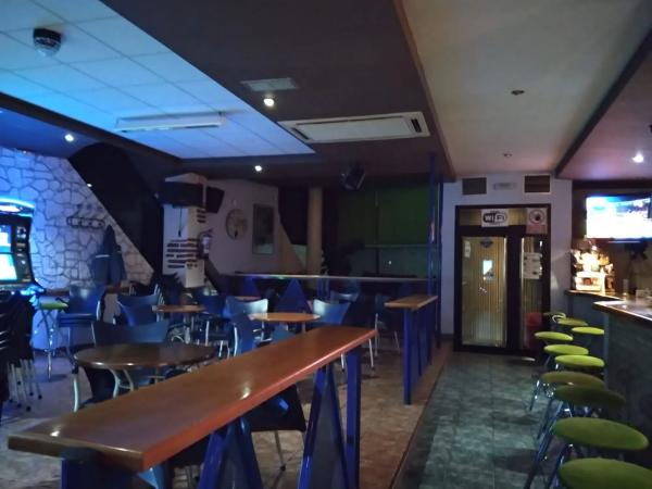 Local en calle Valencia, 3