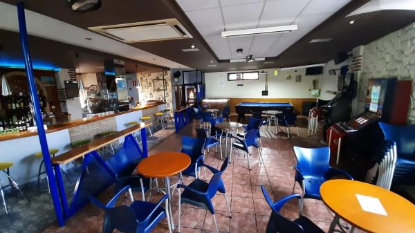 Local en calle Valencia, 3