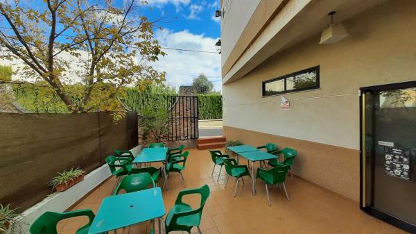 Local en calle Valencia, 3