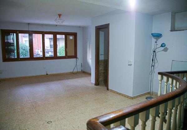 Local en calle de la Corredera, 1