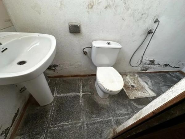 Nave en avenida villena