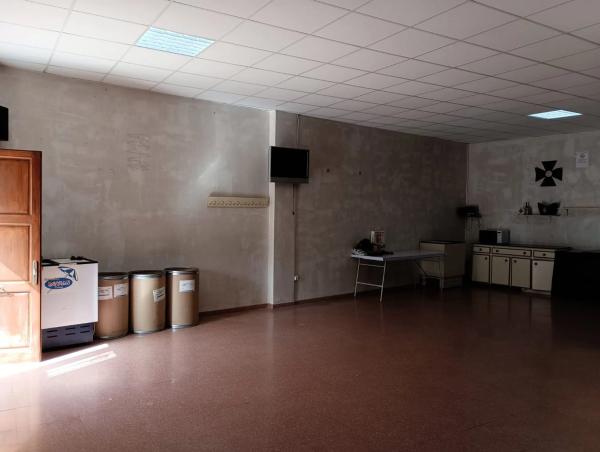 Local en Av. País Valencià, 10