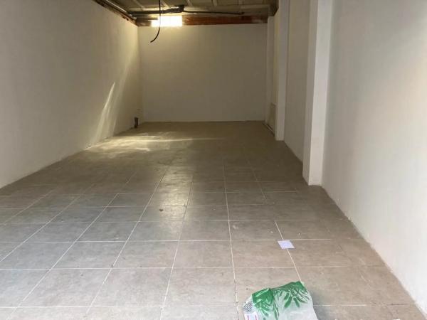 Local en calle Celada, 13